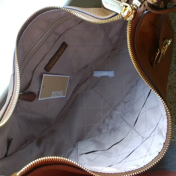 NWT MICHAEL KORS LEATHER LYDIA MEDIUM SHOULDER BAG - Picture 5 of 8